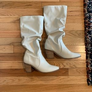 DV by dolce Vita Fornell Slouchy Boot